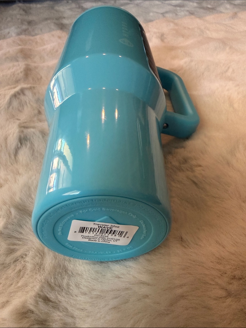 Hydrojug Wave Water bottle 32 oz
Travel-size Blue - Picture 7 of 9